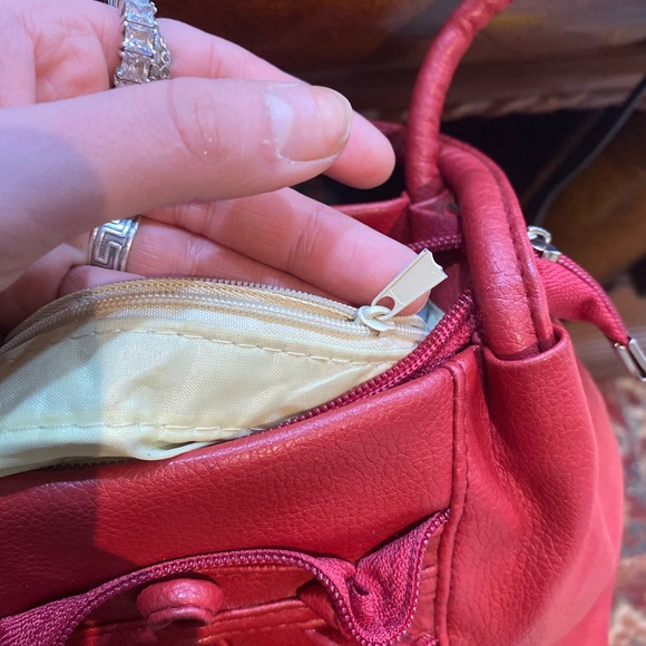 Red purse - Picture 9 of 12